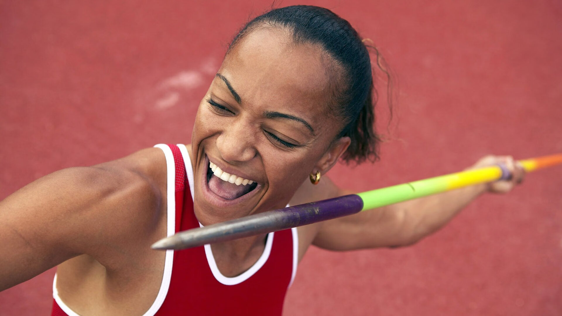 23岁新星打破尘封15年世界纪录,田径史上再添传奇